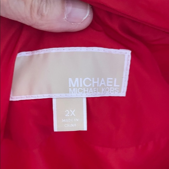 Vibrant Red Quilted Vest - Picture 4 of 5